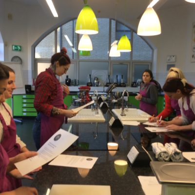 Parents-cooking-in-the-Community-Kitchen-@-St-Lukes-Community-Centre-008
