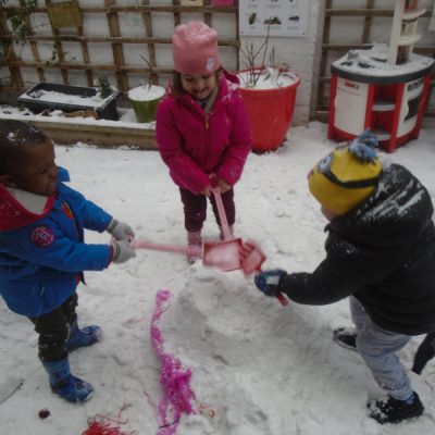 Snow-Day-Fun-at-St-Lukes-002
